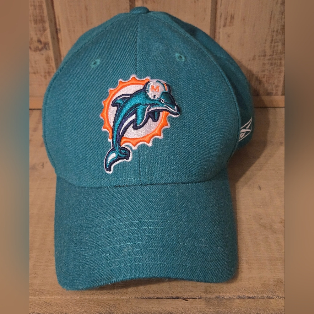 NFL Reebok Dolphins On Field Fitted Hat Size 8
